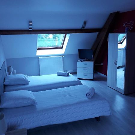 Chez Claude & Chantal Saint-Yorre Экстерьер фото